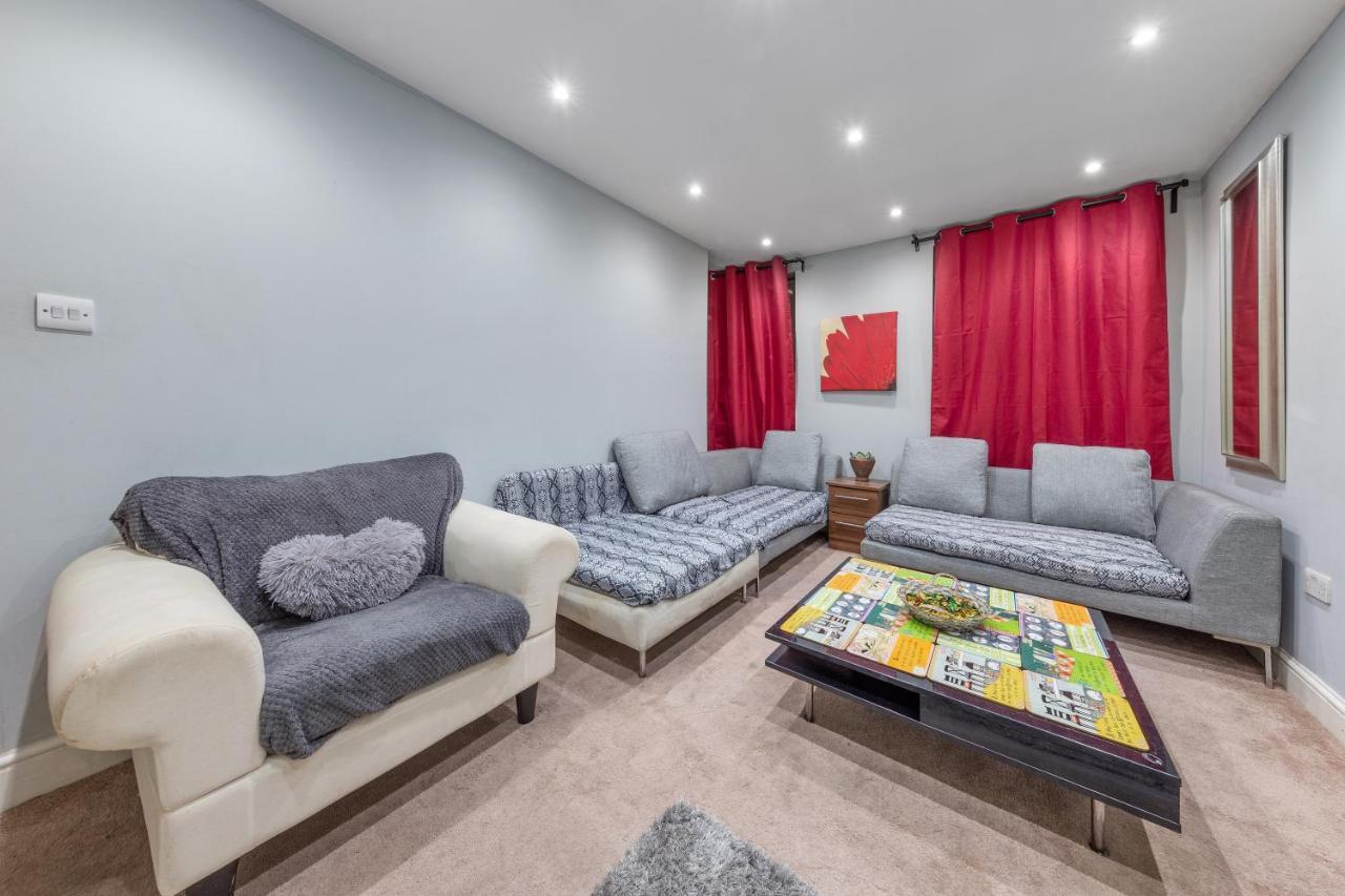Elegant And Chic 2-Bedroom Basement Apartment In Paddington Londres Exterior foto